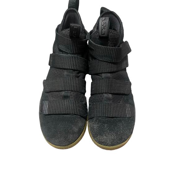 Nike LeBron Soldier 11 'Black Gum' Sneaker Men's Size 9.5 - Picture 1 of 5